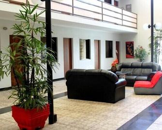 Pluma Hotel Cidade - Americana - Salónek