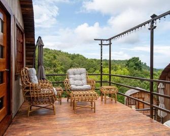 Siquijor Summit Resort - Lazi - Balcón