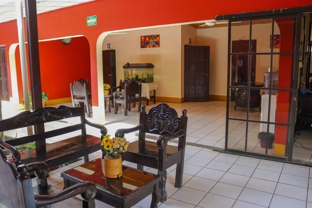 Hotel San Cristobal - לאון - דלפק קבלה