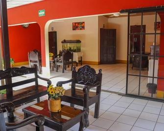 Hotel San Cristobal - León - Front desk