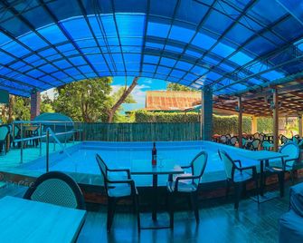 Mabini Hotel - Mambajao - Piscina