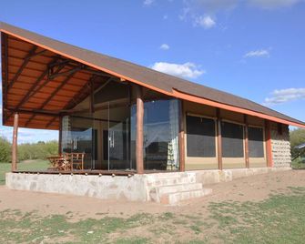 Simba & Oryx Nature Camp - Ololaimutiek - Building