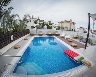 Villa Elena - Ayia Napa - Pool
