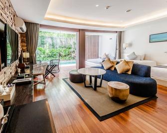 Suites by Watermark Hotel and Spa Bali - Kuta - Living room