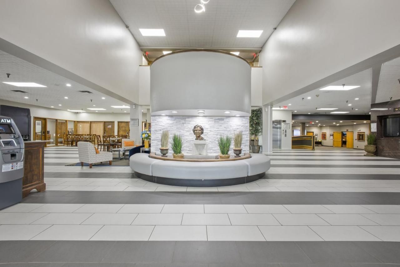 Crossroads Hotel and Huron Event Center