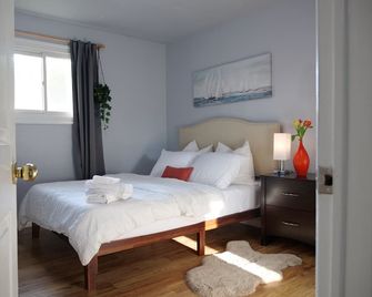 Entire Unique Apartment - Kingston