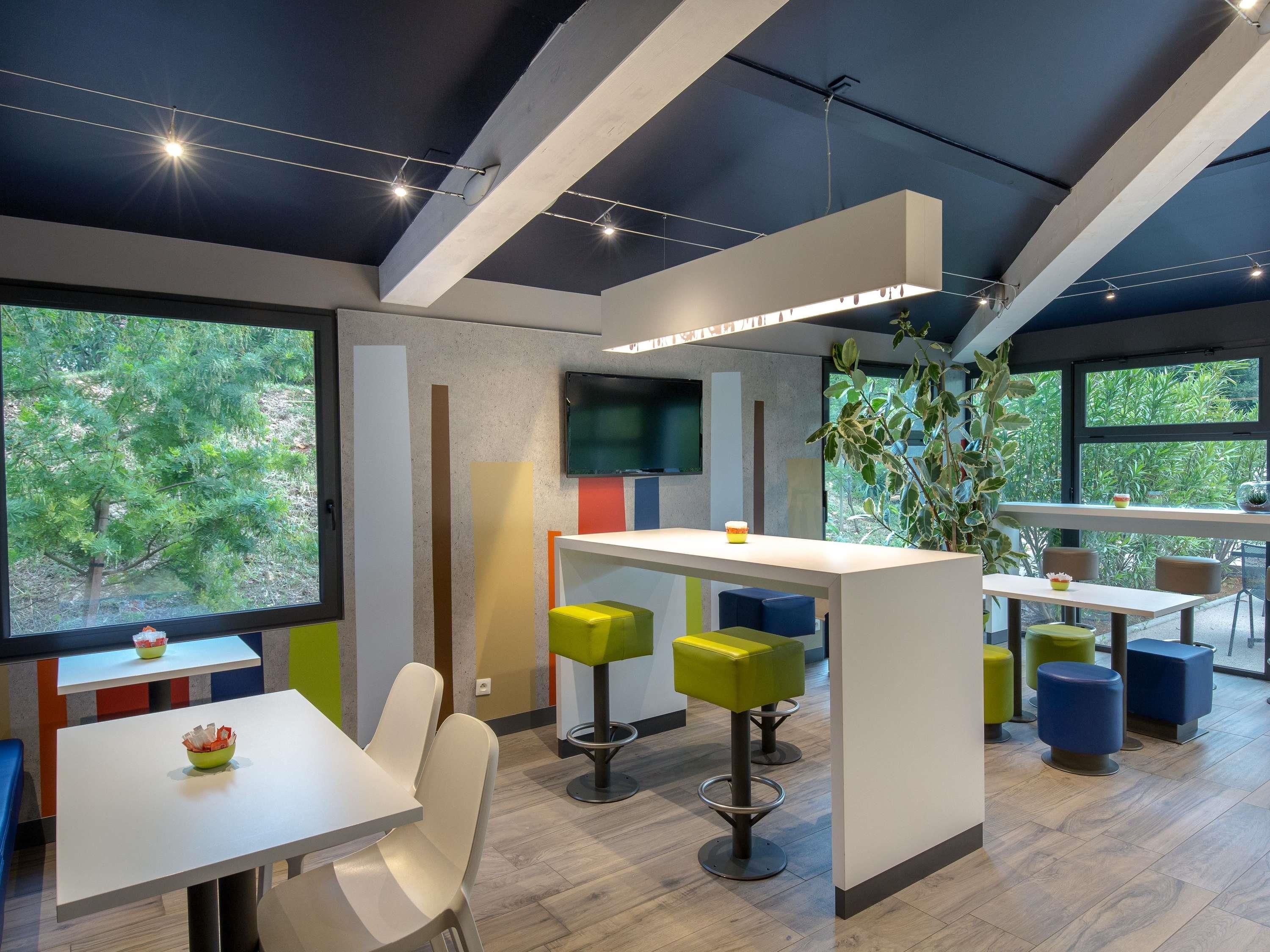 ibis budget Brignoles Provence Verte - Brignoles - Gebäude