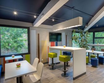 ibis budget Brignoles Provence Verte - Brignoles - Gebäude