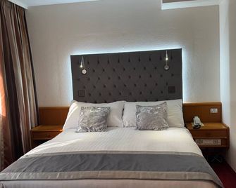 Hôtel des Trois Rois - Le Locle - Chambre
