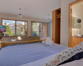 Freycinet Stone Studio 6 - Mica - Coles Bay - Bedroom