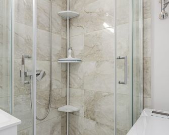 Poznań Cozy Comfort Apartment by BookingHost - Poznan - Salle de bain