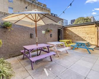 Smart Camden Inn Hostel - Londres - Patio