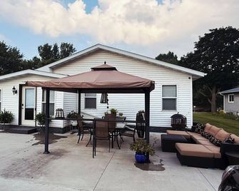 3-bedroom house in terrific Prairie du Chien with cool vibes - Prairie du Chien - Binnenhof