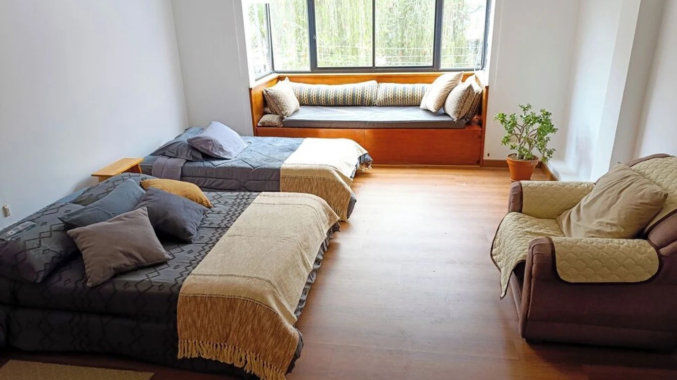 Hostal Mochiliers Bed And Breakfast