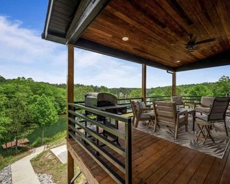 Curry Getaway on South Bay Lake Property - Jasper - Balcony
