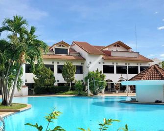 Dad D Resort by Lopburi Inn Resort - Lop Buri - Piscina