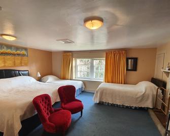 Manor Farm Bed & Breakfast - Chippenham - Bedroom