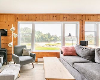 Le Chalet Jaune Sur La Rouge (Mont-Tremblant) Citq #284196 - La Conception - Sala de estar