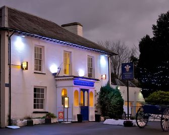 Feathers Hotel Bar and Restaurant - Aberaeron - Building