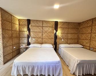 Bamboo House Beach Lodge & Restaurant - Puerto Galera - Bedroom