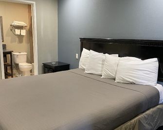 Villa Inn & Suites - Inglewood - Schlafzimmer