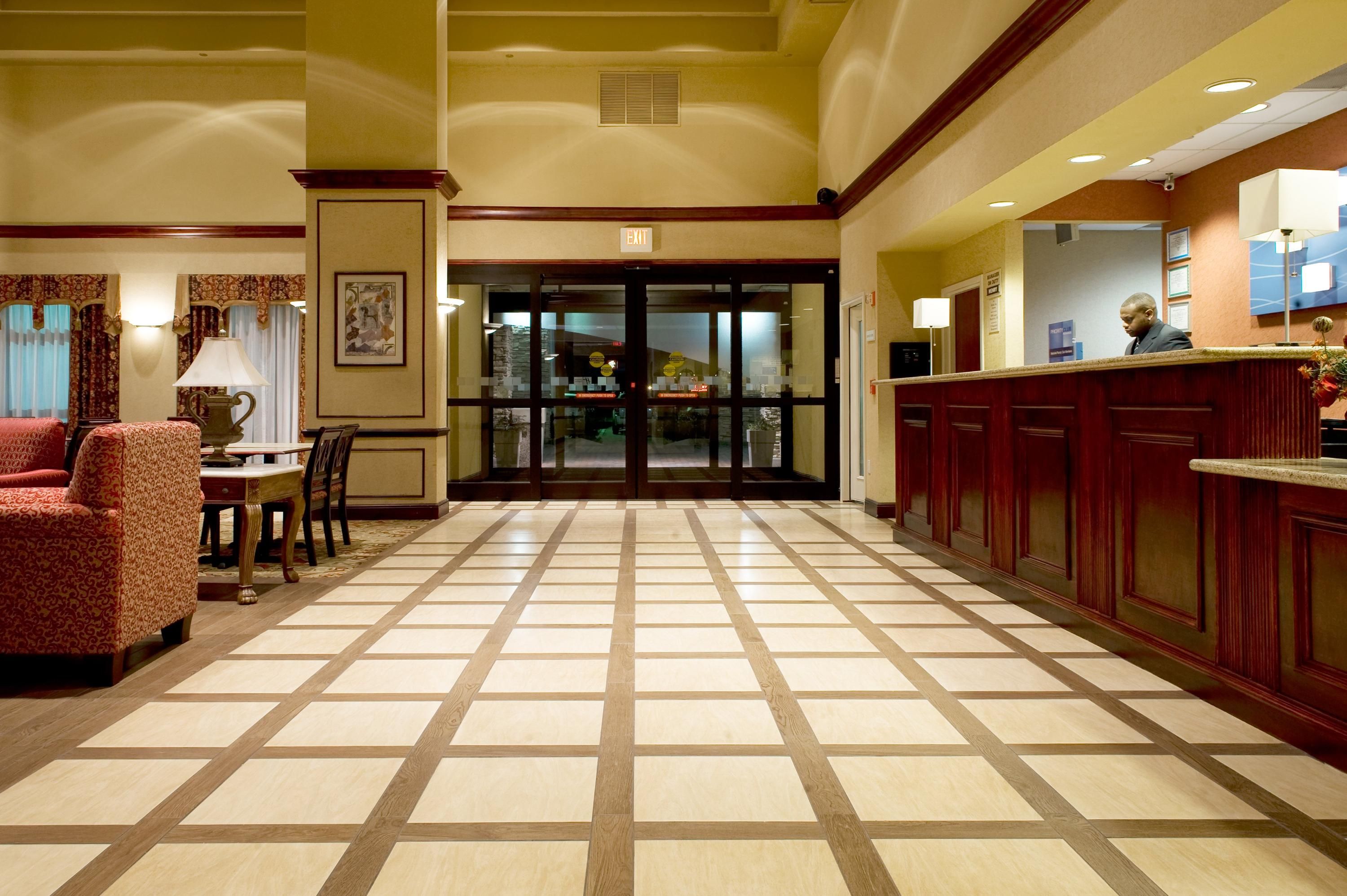 Holiday Inn Express & Suites Dallas Ft. Worth Airport South By IHG - אירווינג - לובי