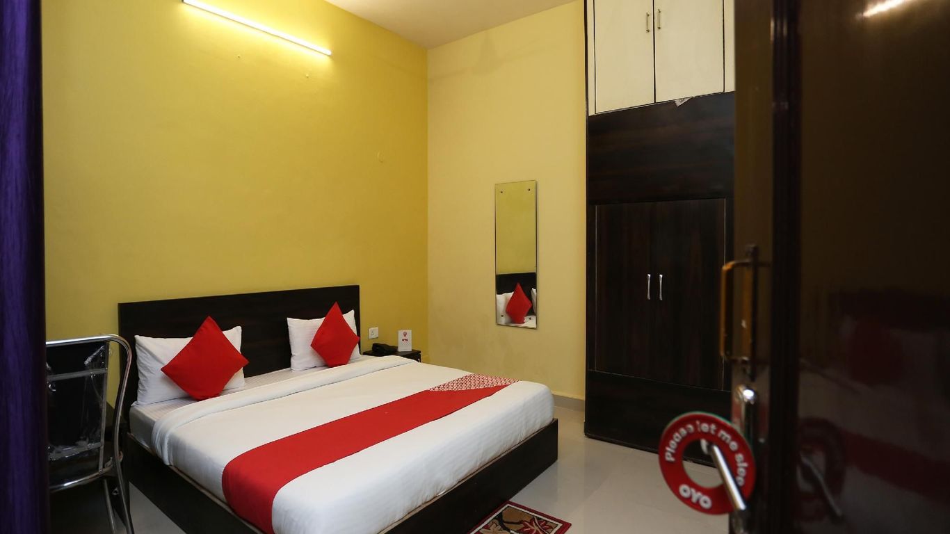 Hotel O Greenview Near Munshi Pulia Metro Station