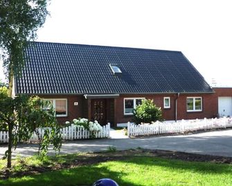 Double room - Lorenzen: Vacation apartment and double room near the south lake - 쇠루프 - 건물