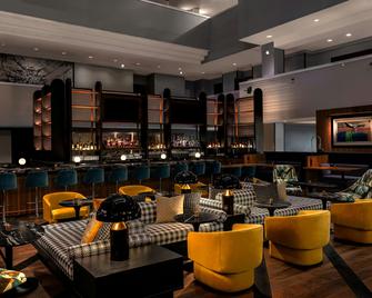رينيسانس دنفر هوتل آند كونفرانس سنتر - دنفر (كولورادو) - بار
