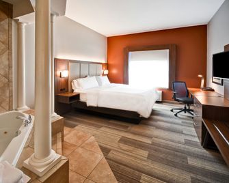 Holiday Inn Express & Suites Schererville By IHG - Schererville - Bedroom