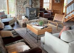 Log Cabin with the Best Views of the Little Red River - Heber Springs - Oturma odası