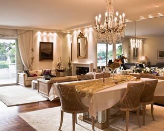 Luxury Apartment Demokratias - Voúla - Dining room