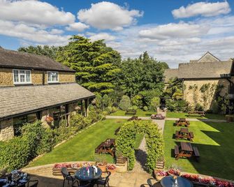 The Holt Hotel - Bicester - Vista del exterior