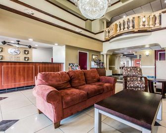 Comfort Suites Bakersfield - Bakersfield - Lobby