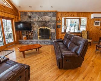Beautiful Lake House on Schroon Lake with private beach and dock slip-4bed/4bath - Schroon Lake - Living room