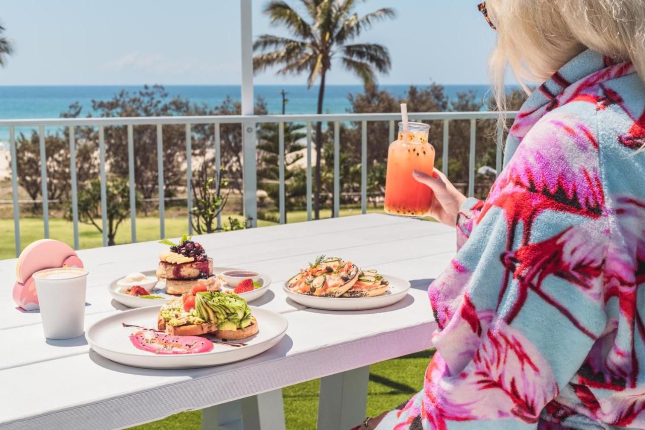 The Pink Hotel Coolangatta thumbnail 3