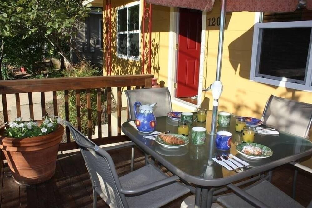 Sweet & comfortable 2/1 Bouldin home.Walk to food trailers,Zilker/Barton Springs - Austin - Balcony