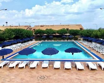 Riviera Village Family Hotel - Butera - Pool