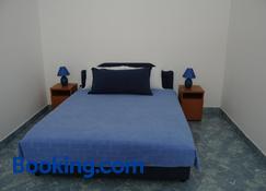 Apartments Dragisic - Sveti Stefan - Habitación