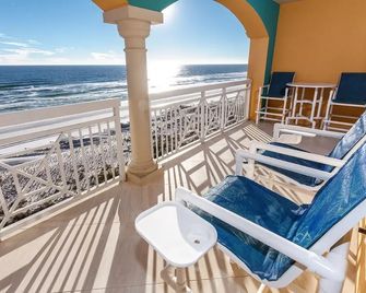 Azure Beach Resort by Panhandle Getaways - Fort Walton Beach - Balcón