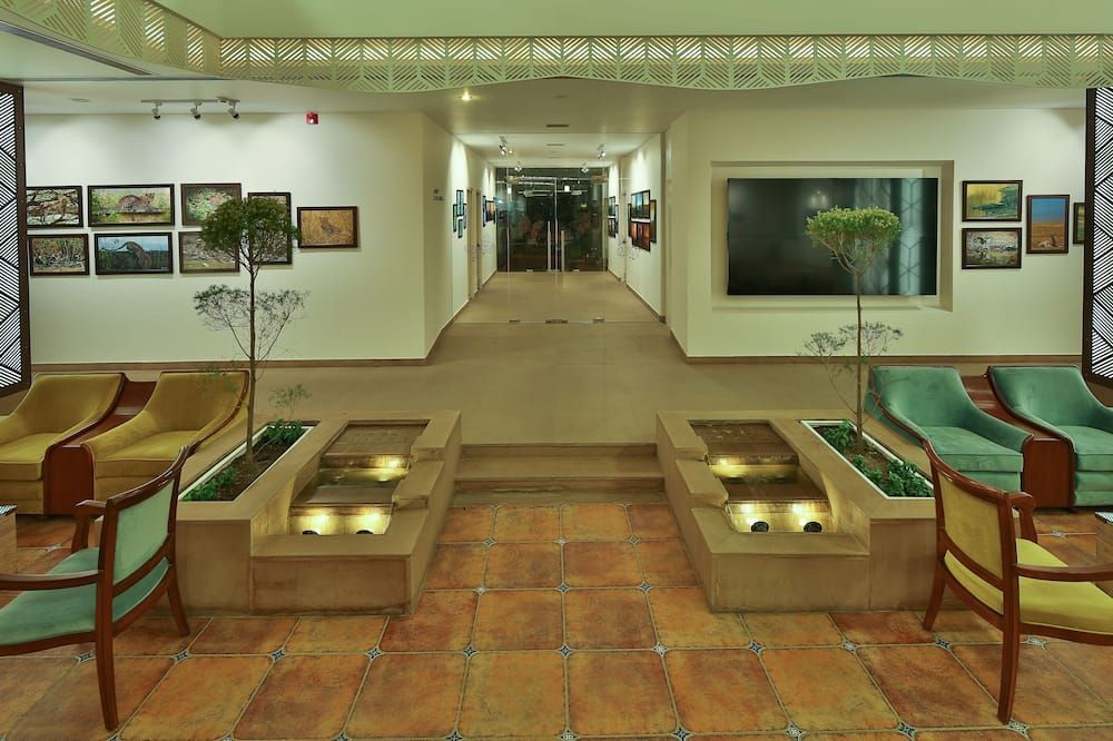 Inderlok Hotel - דהרדון - לובי