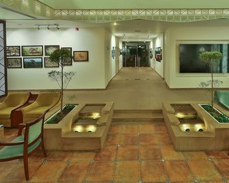 Inderlok Hotel - דהרדון - לובי