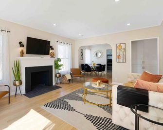 ! New 2bd Elegant, Cozy, Comfy Retreat - Skyline Views Of La ! - Alhambra - Sala de estar