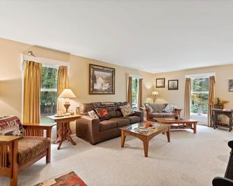 Adirondack Lakefront home with private dock - Fort Ann - Living room