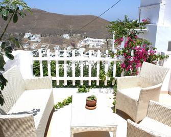 Mariakis Luxury Studios - Astypálaia - Balkon