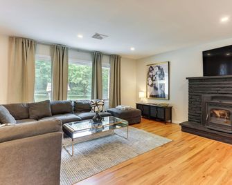 Sauna, Fire Pit Spacious And Serene Poco - Canadensis - Living room