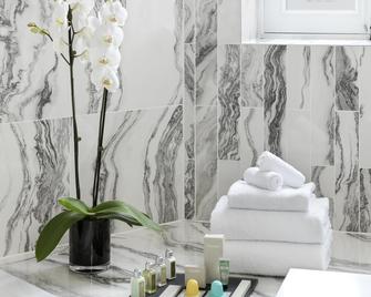 La Clef Champs-Élysées Paris by The Crest Collection - Paris - Bedroom