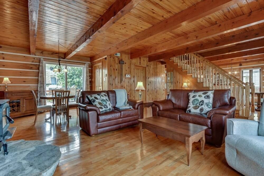 Charmante, spacieuse maison canadienne/Charming and very spacious Canadian house - Saint-Jérôme - Huiskamer