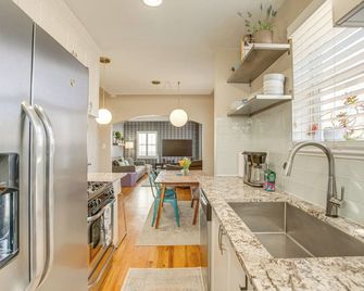 Walk to City Park: Chic Home w/ Hot Tub & Yard - Denver - Kitchen