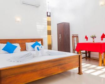 The Crown Plaza Airport Hotel - Seeduwa - Bedroom